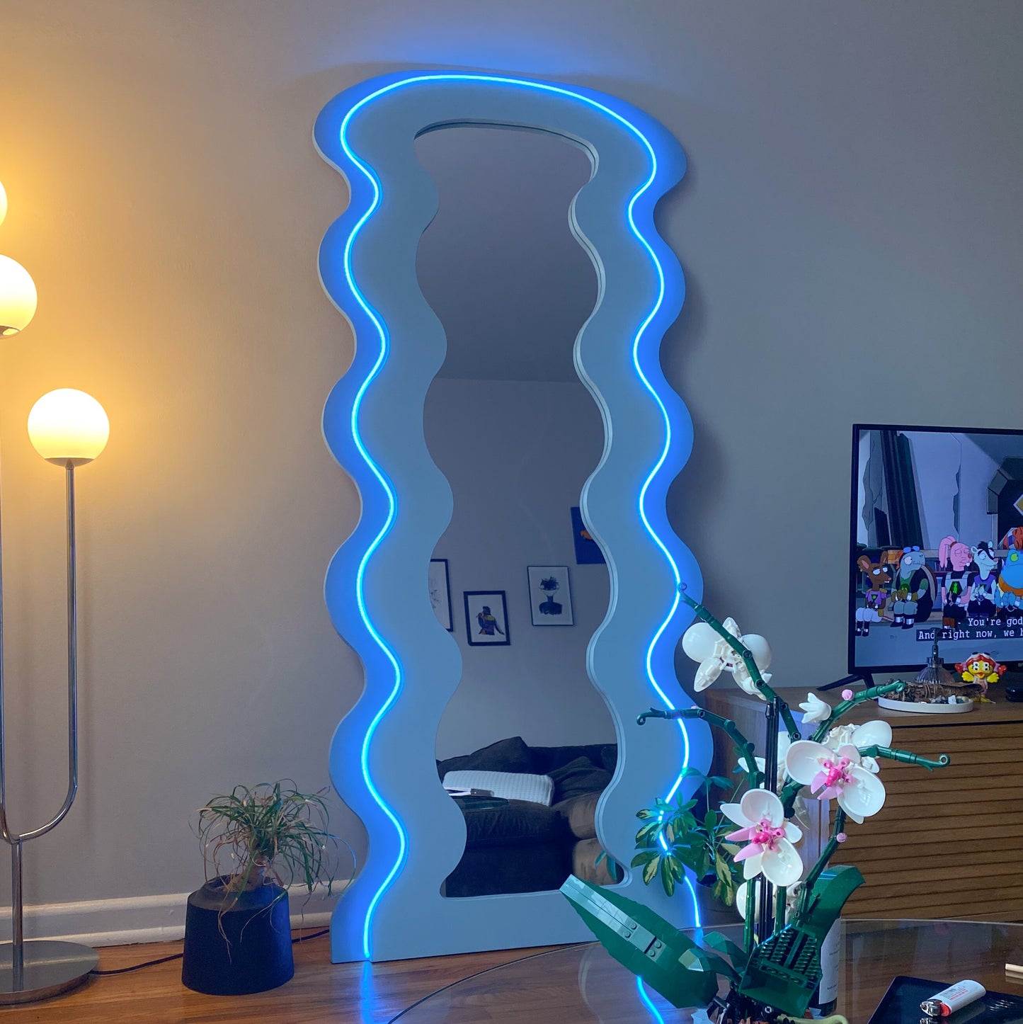curvy glo mirror